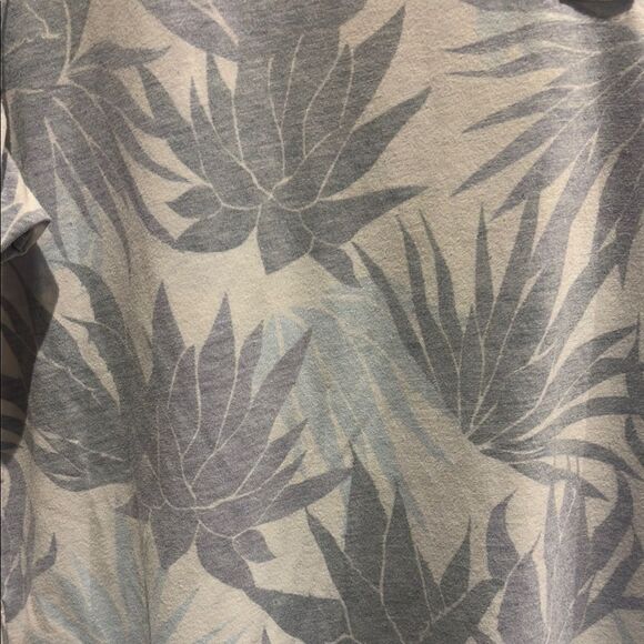 Travis mathew Men's Blue Leaf Print Shirt size large - Picture 4 of 8